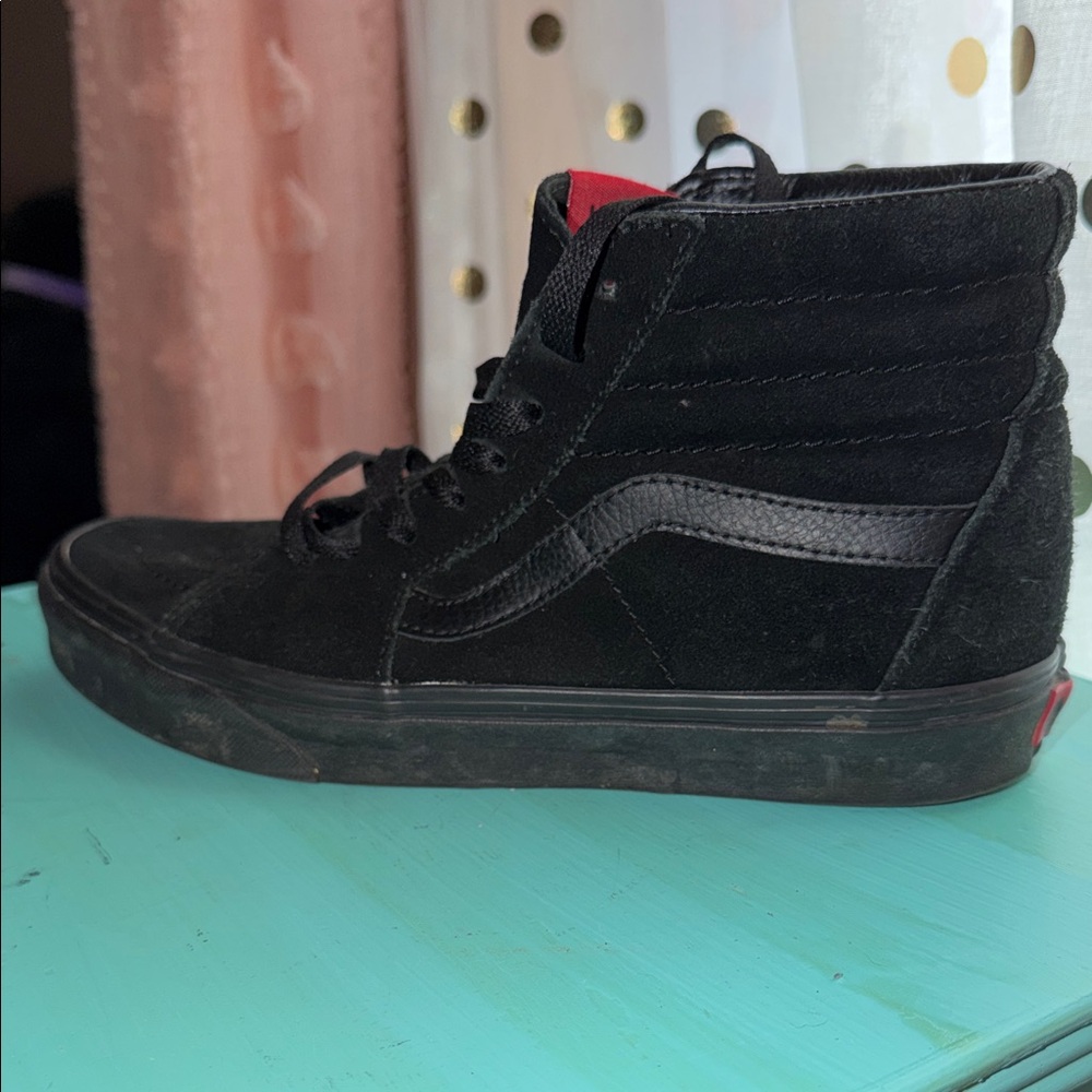 Vans Men's Black on Black High-Top Sneakers SK8 HI